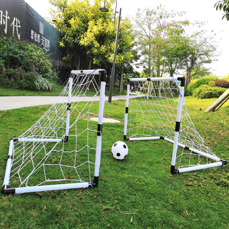 Set de joaca, 2 porti de fotbal cu pompa de umflat si minge de fotbal 92 x 61 x 48 cm