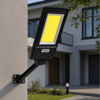Lampa Solara Stradala LED COB 400W cu Senzor Lumina Miscare Telecomanda - in context de utilizare