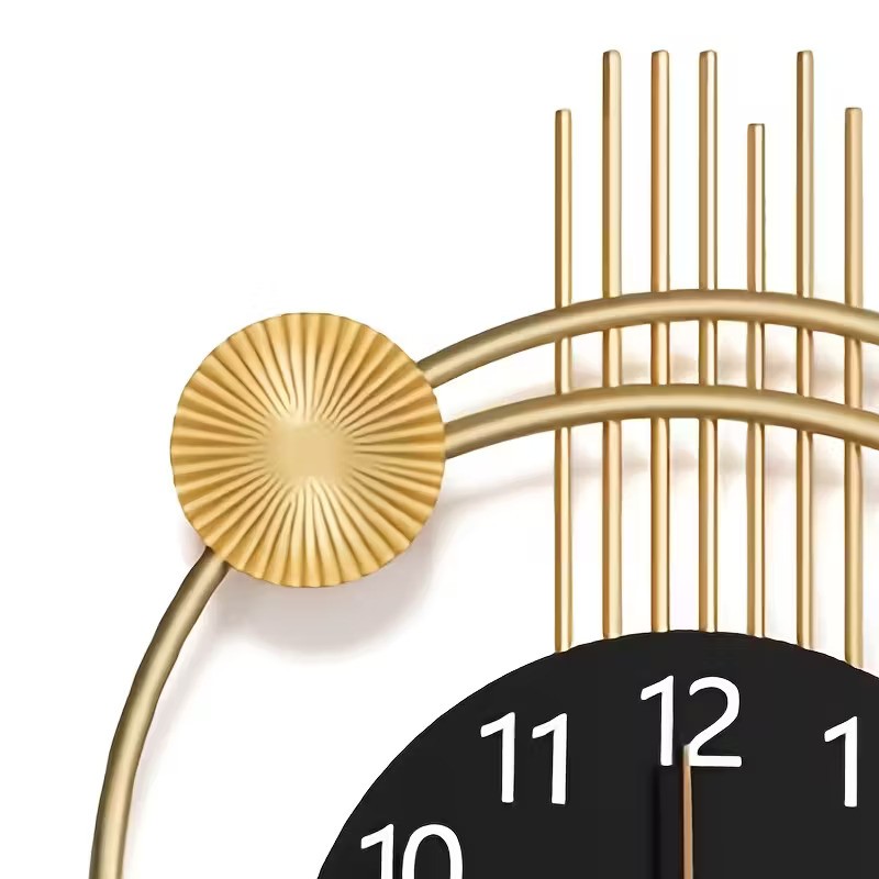 Ceas elegant de perete, cu design modern si elemente nautice, mecanism silentios si finisaj metalic elegant