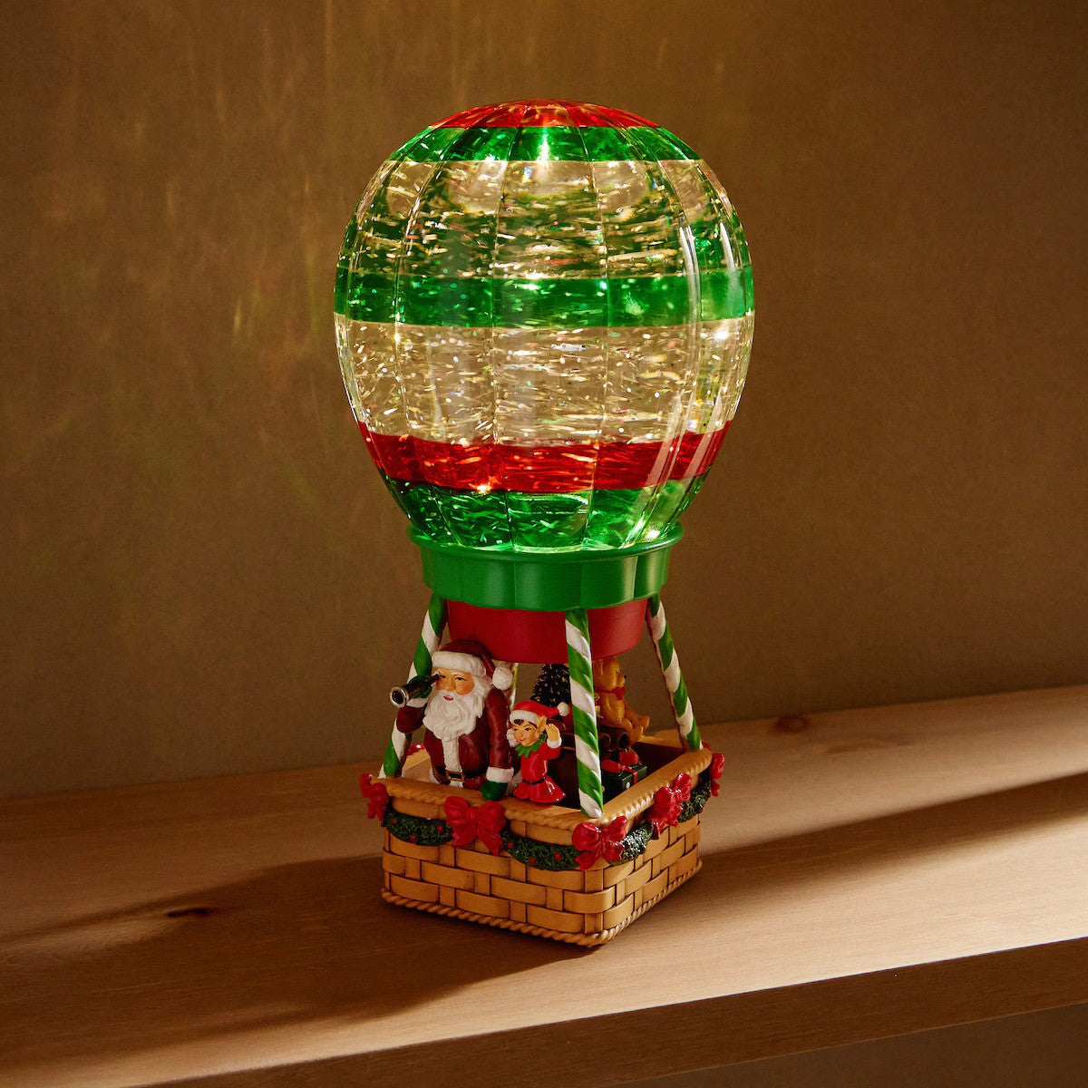 Decoratiune Craciun luminoasa cu balon cu aer cald si Mos Craciun 13 x 13 x 25.5 cm