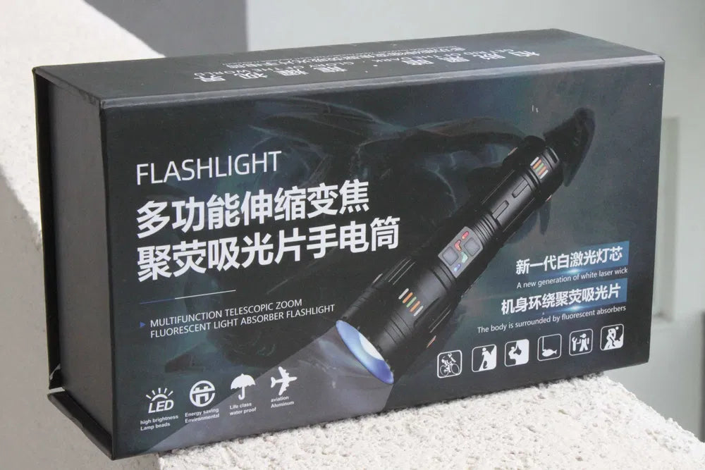 Lanterna profesionala cu led laser, 5km raza actiune, 30000 lumeni, 6 moduri luminare, 90W, incarcare USB-C, baterii incluse