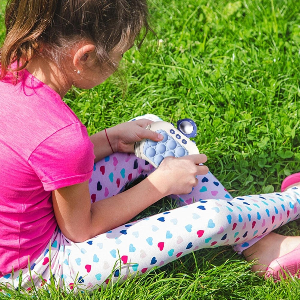 Jucarie interactiva antistress senzoriala functioneaza cu baterii 4 stiluri de joc efecte luminoase si sonore