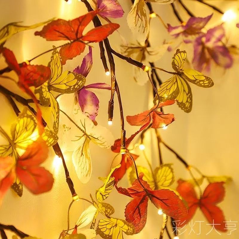 Ghirlanda luminoasa decorativa cu ramuri flexibile – 1.6 m, 72 LED-uri, telecomanda si alimentare USB