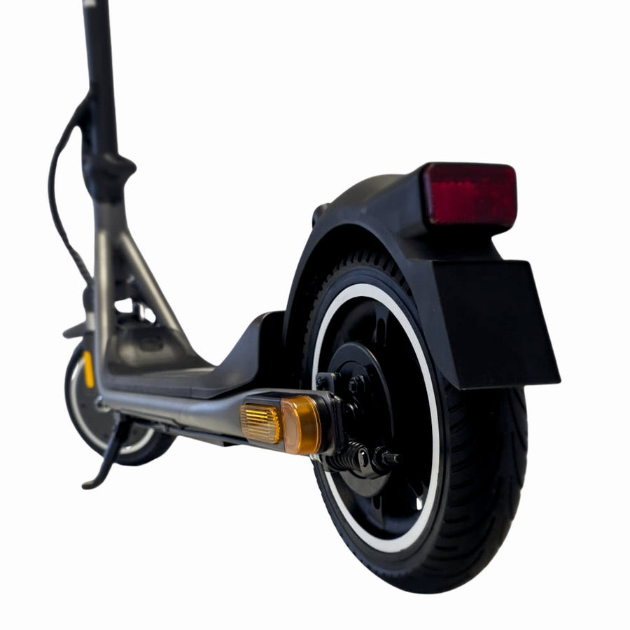 Trotineta electrica premium KOOLUX R16, motor 300W, acumulator 36V si 7.8Ah, viteza maxima 25Km/h, autonomie 30 km, sarcina maxima 120 Kg