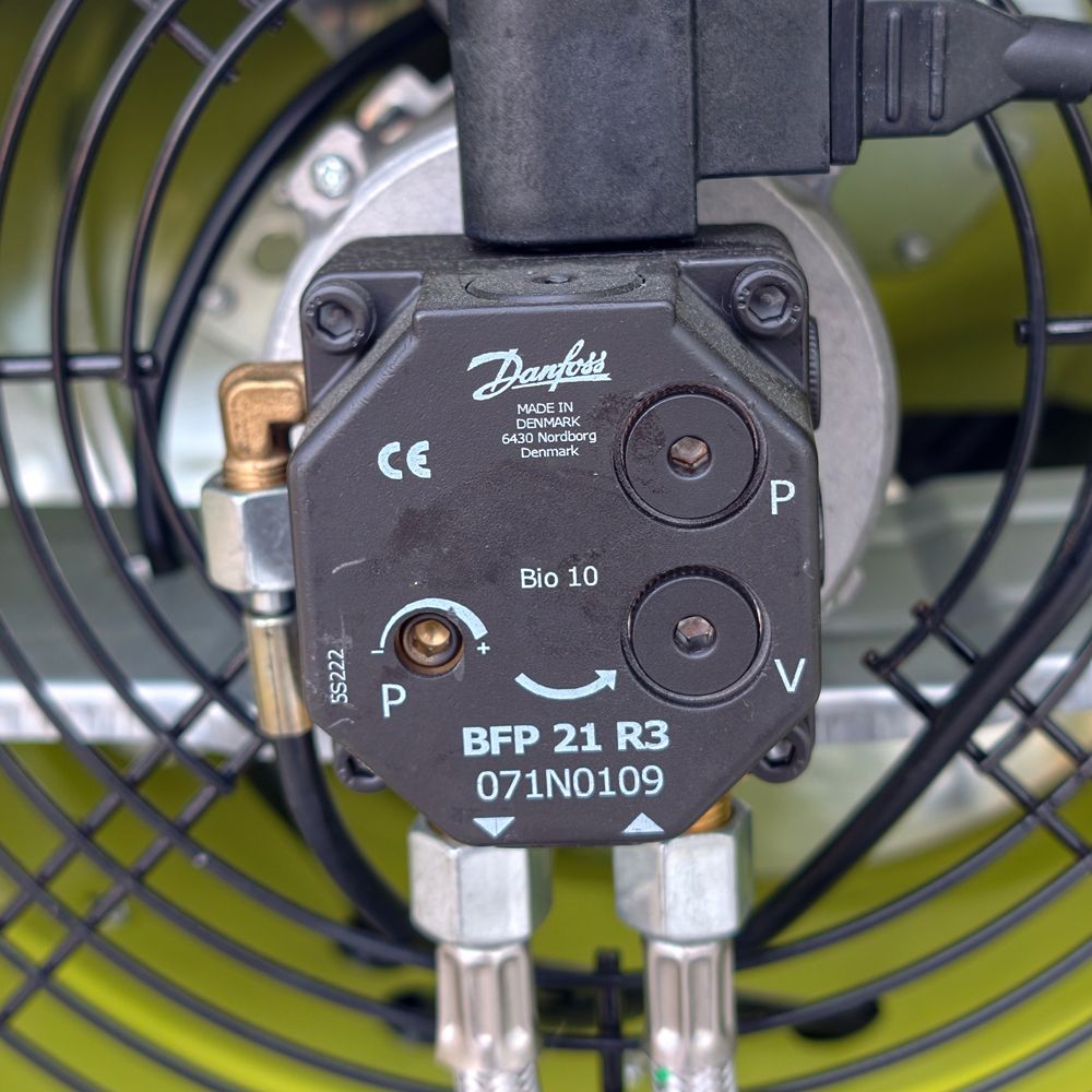 Tun de caldura pe motorina MESTERINO MTRY-150, putere 150 KW, ventilator 590 W, volum de aer 1300 m3/h, capacitate rezervor combustibil 68 litri