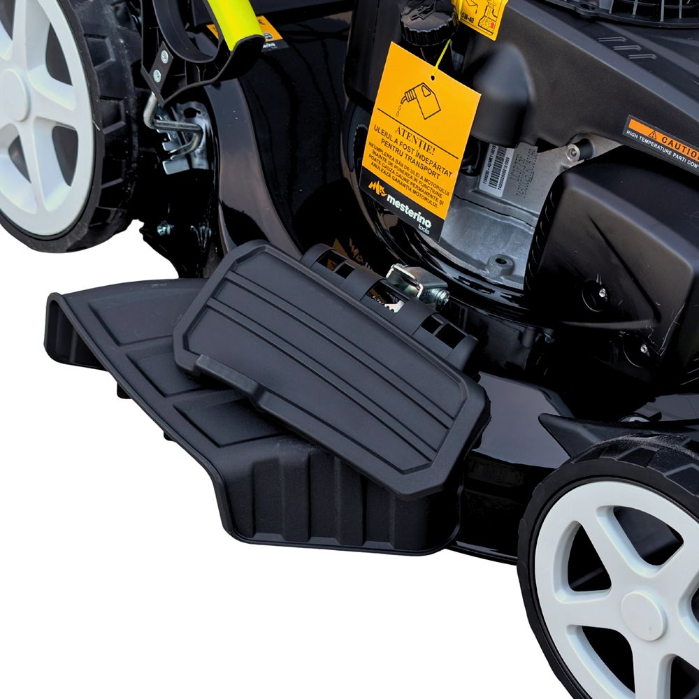 Masina autopropulsata pentru tuns gazonul Mesterino Tools MTBJXPM53N-224 cu motor LONCIN 224cc, 6.1CP, diametru taiere 533mm/21inch, 8 inaltimi de taiere, roti fata 8 inch, roti spate 11 inch, sac colector 60l colectare, evacuare lateral si mulcire