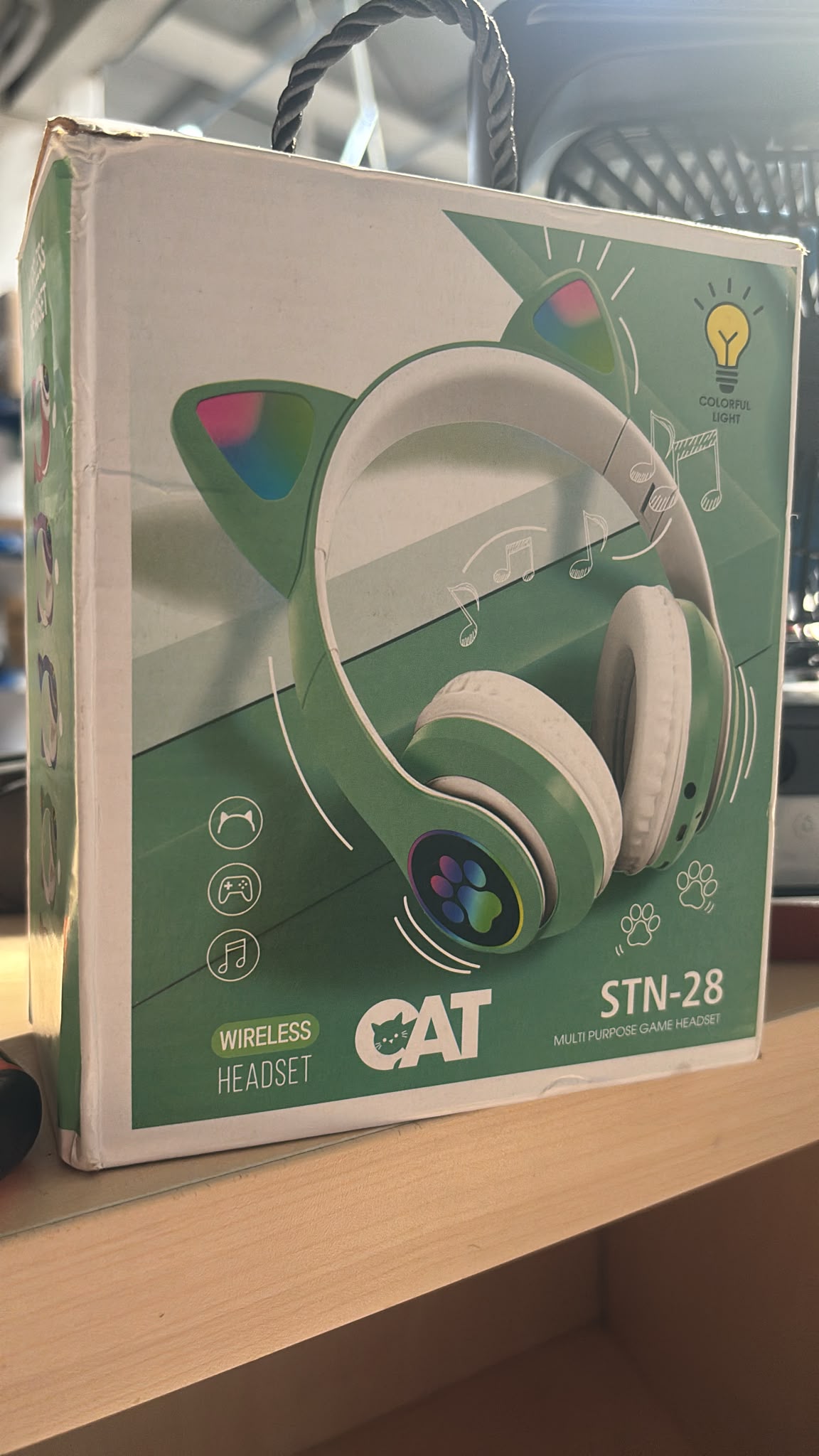 RESIGILAT — Casti wireless pliabile cu urechi de pisica iluminate LED, Bluetooth 5.0, Bass Stereo Fara Microfon / Bleu · Incomplet #002