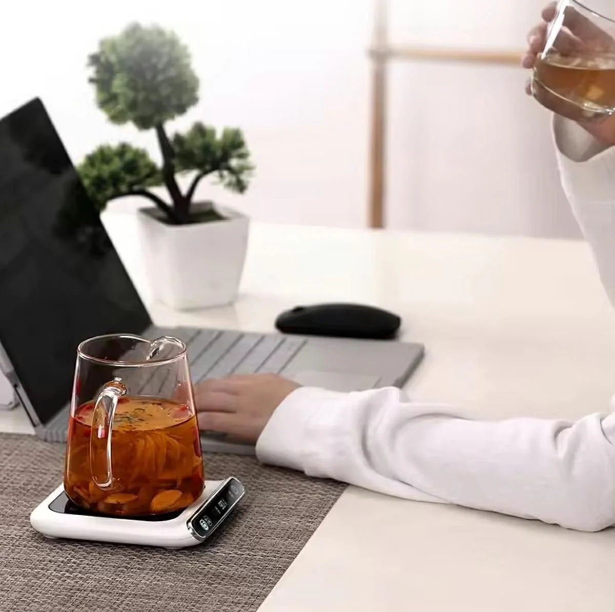Incalzitor electric smart pentru cana cafea, ceai si alte bauturi, incarcare USB, reglare temperatura, alimentare 5V, putere 10W, alb