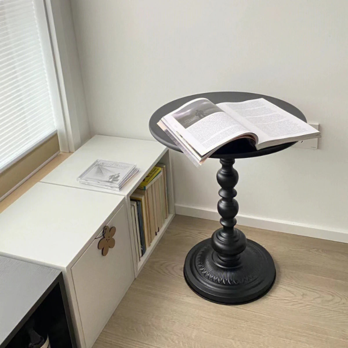 Masuta de cafea retro, fier, pentru living, dormitor sau balcon 52 x 38 cm, negru