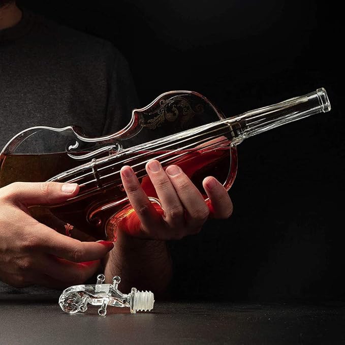 Set decantor in forma de vioara cu 2 pahare si suport din lemn 1000 ml