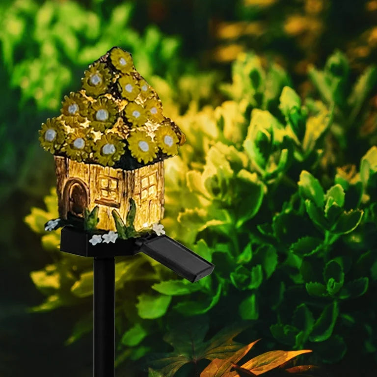 Lampa decorativa de gradina cu încarcare solara, model casuta din povesti