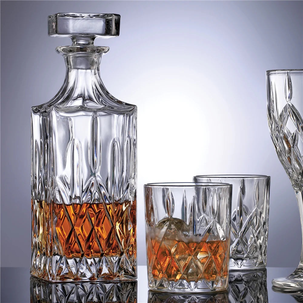 Set decantor whisky 830ml, cu 4 pahare din cristal