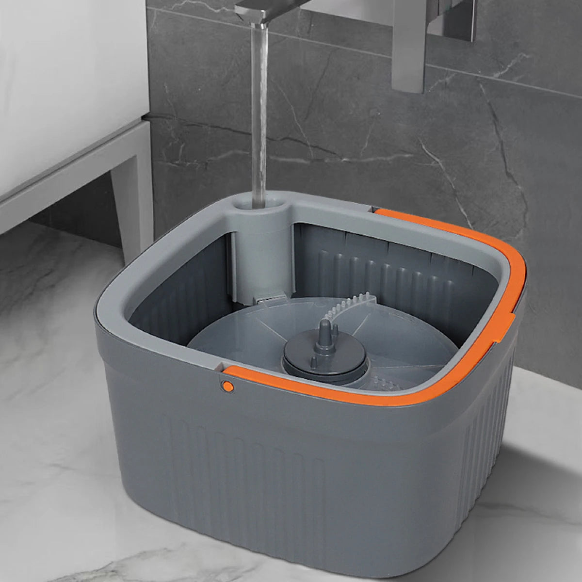 Set mop rotativ 360° cu galeata centrifuga, separare apa curata de apa murdara, sistem evacuare apa, 4 rezerve, gri