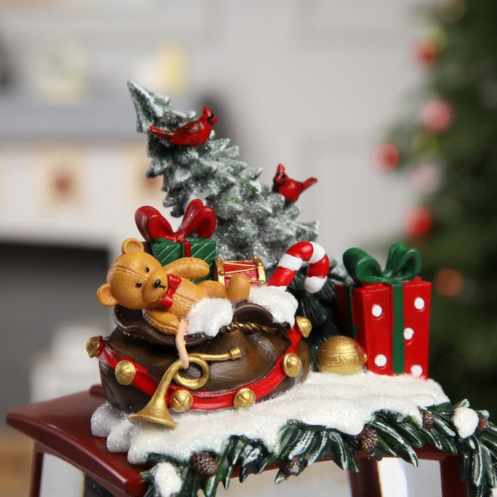 Decoratiune Craciun tip Tractor cu Mos Craciun ,brad si cadouri, functie muzicala, zapada in miscare, 25 × 13 × 21 cm