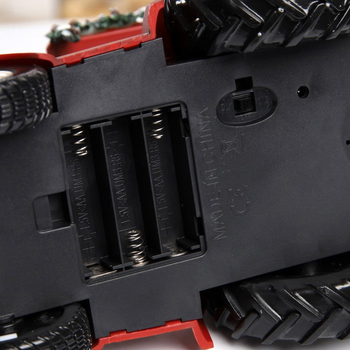 Decoratiune Craciun tip Tractor cu Mos Craciun ,brad si cadouri, functie muzicala, zapada in miscare, 25 × 13 × 21 cm