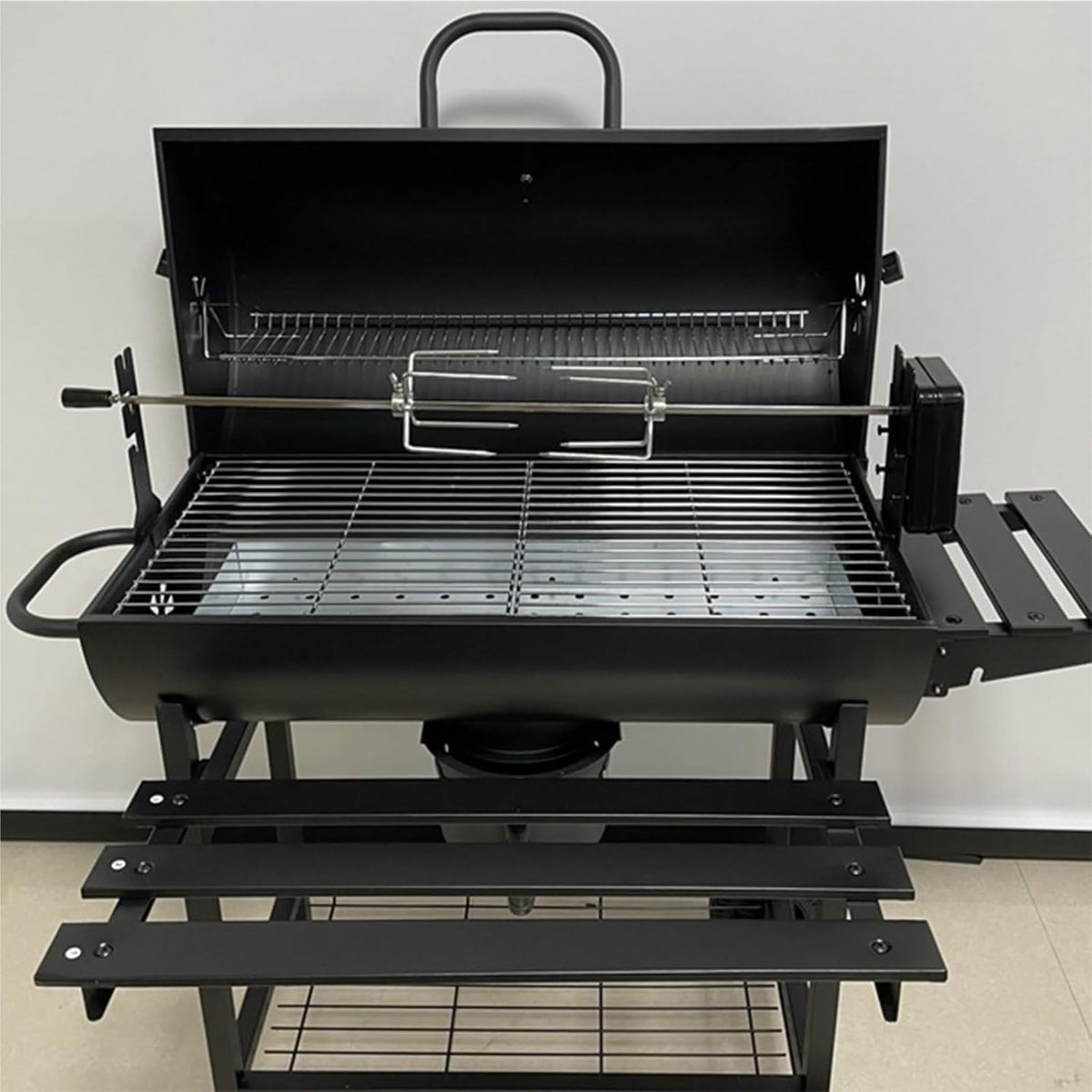 Gratar cu capac si termometru 105,5x85x118 cm – rafturi laterale, roti si aerisire reglabila