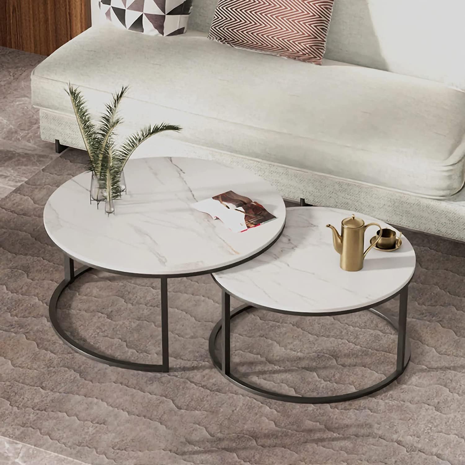 Set 2 masute rotunde de cafea cu efect de marmura, diametru 80/60 cm, blat MDF, cadru metalic