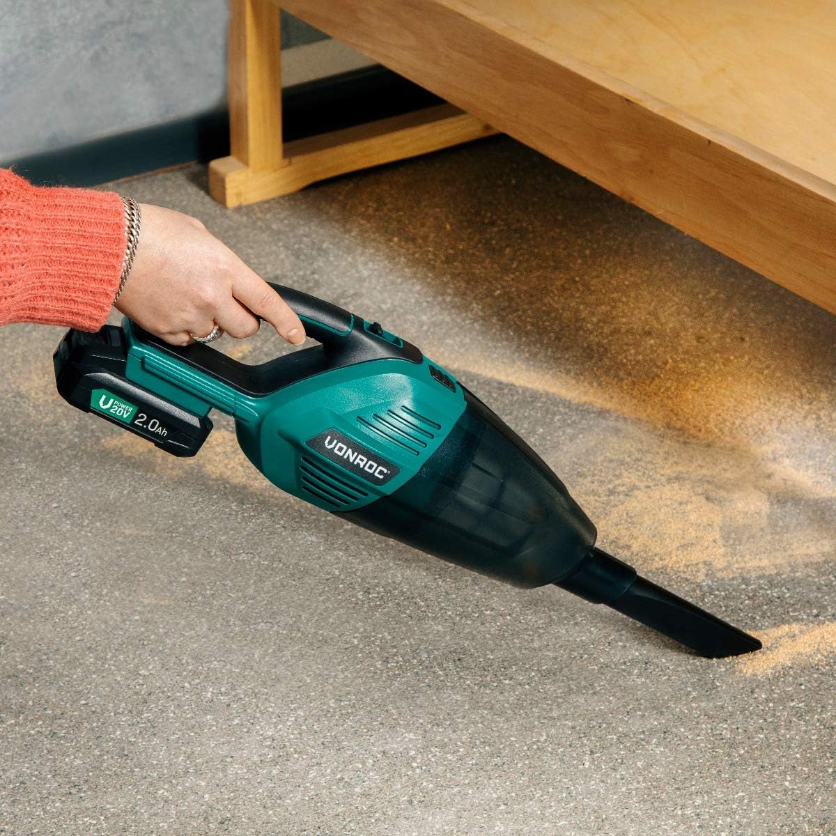 Aspirator de mana Leihmann S2 VC503DC rezervor 500ml nivel sunet 76dB 2 acumulatori 48V si un incarcator rapid incluse