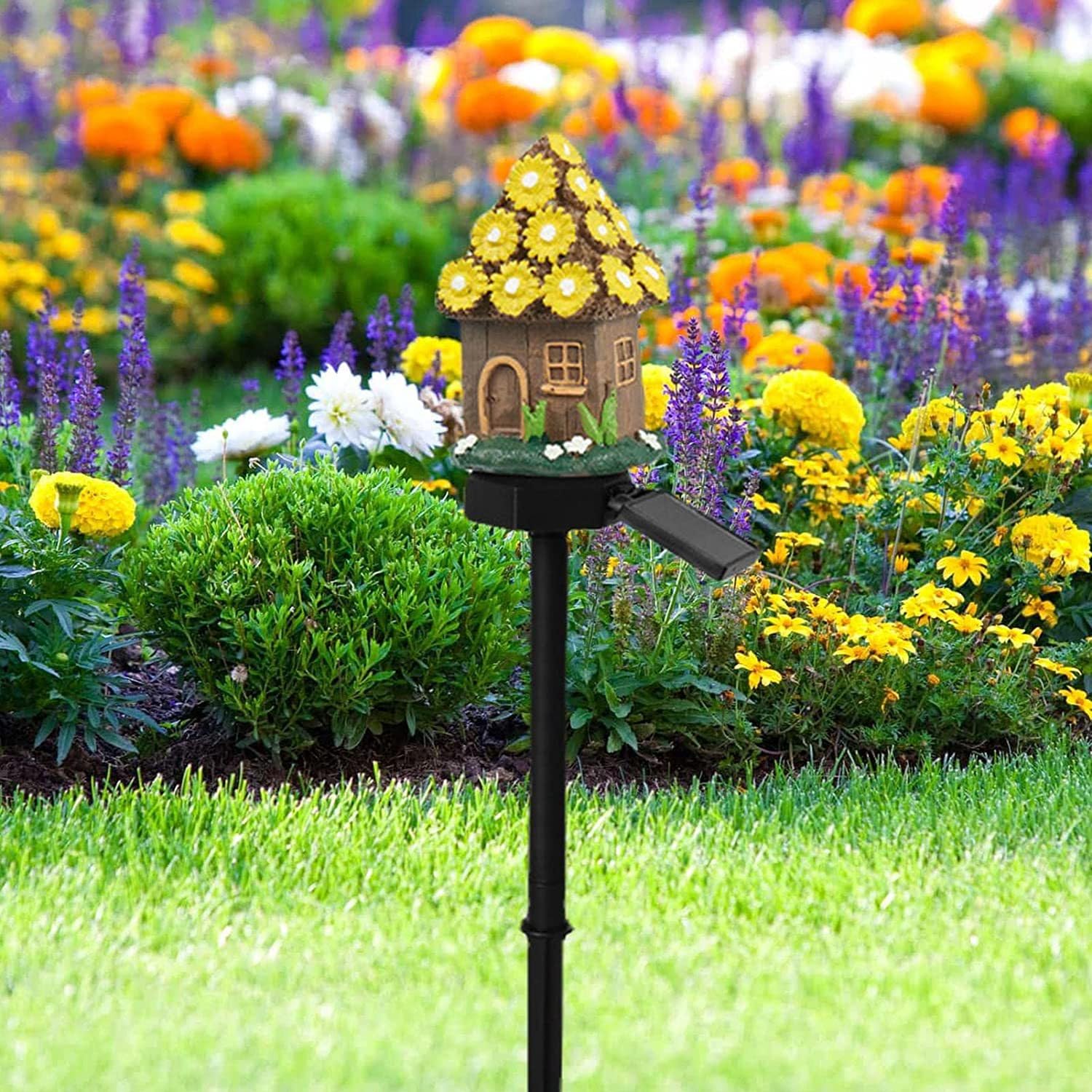Lampa decorativa de gradina cu încarcare solara, model casuta din povesti