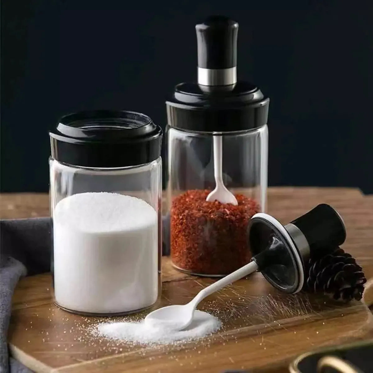 Set elegant pentru ulei, oțet și condimente – 2 sticle din sticlă 500 ml + 3 recipiente cu linguriță 250 ml