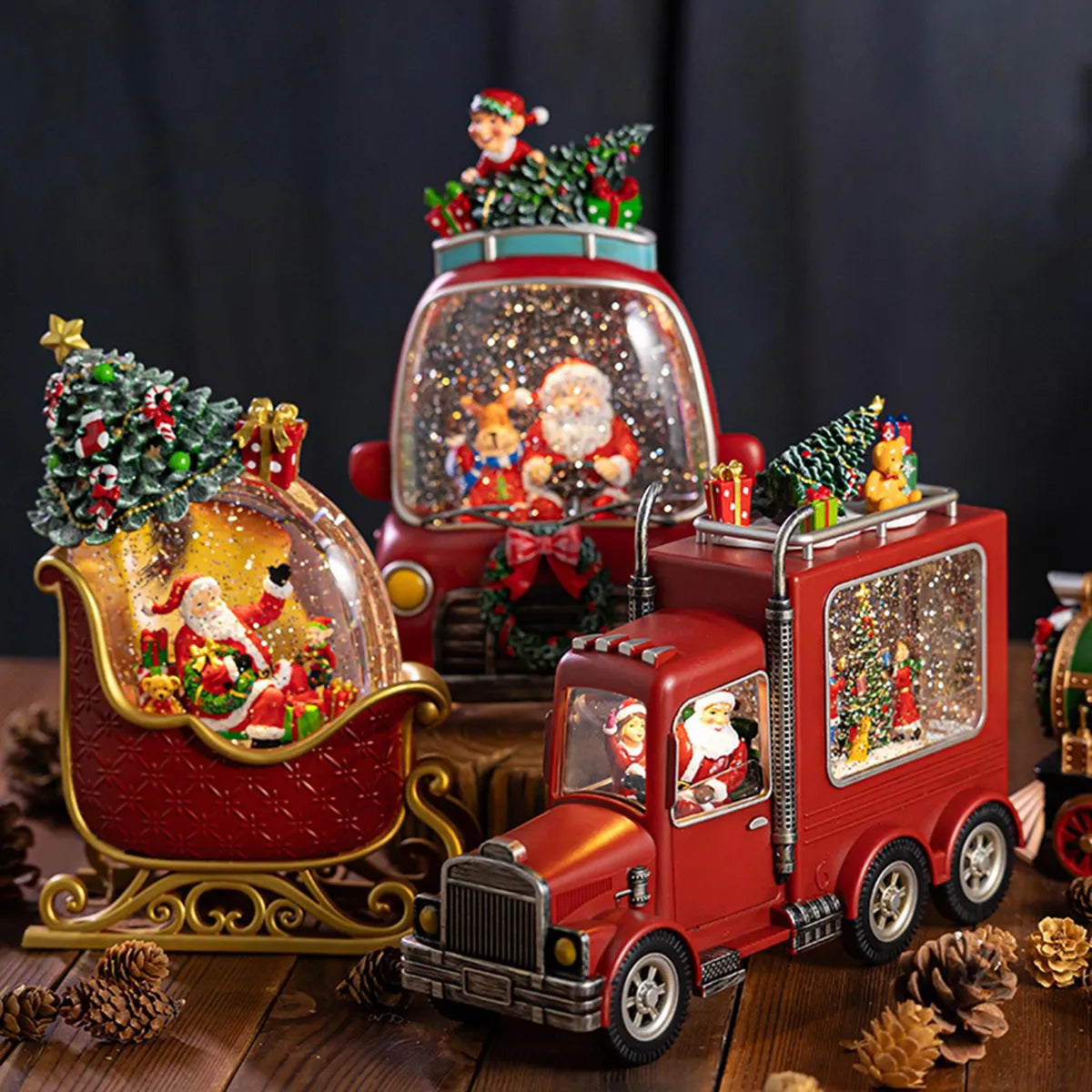 Decoratiune Craciun Camion Muzical cu Lichid si Sclipici, Iluminare LED si Scene 3D – 24.5 cm