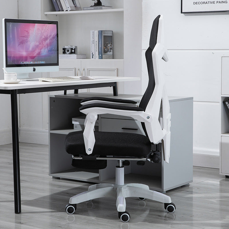 Scaun de Gaming Ergonomic Predator cu spătar ventilat și design futurist