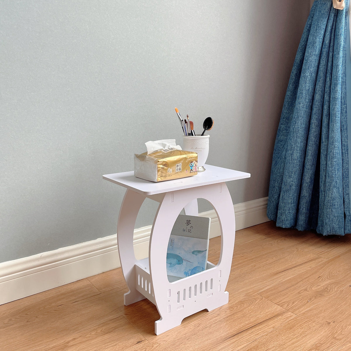 Noptiera alba decorativa, din PVC, 2 polite, 45cm