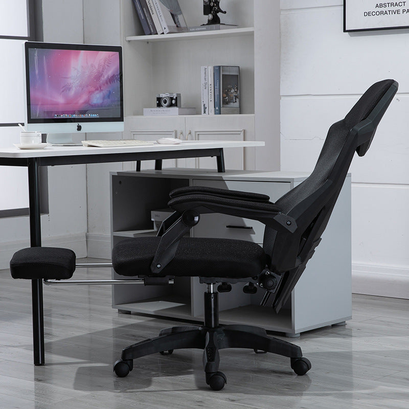 Scaun de Gaming Ergonomic Predator cu spătar ventilat și design futurist