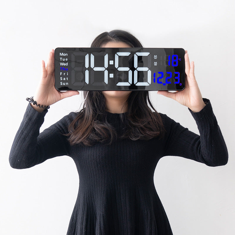 Ceas Digital de Perete cu Afișaj LED Mare 38.7cm – Dată, Temperatură, Alarmă, Ziua Săptămânii, Telecomandă Inclusă