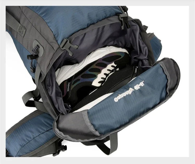 Rucsac drumetie 70L cu husa ploaie si sistem prindere echipament 70x32x23 cm