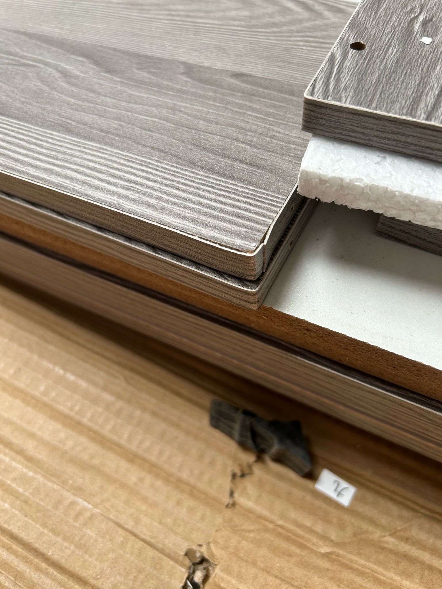 RESIGILAT - Pantofar tip dulap pentru hol, design minimalist, alb/gri