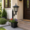 Lampă Solară de Grădină cu Jardinieră Integrată, Felinar LED și Design Decorativ – 29 × 28 × 74 cm