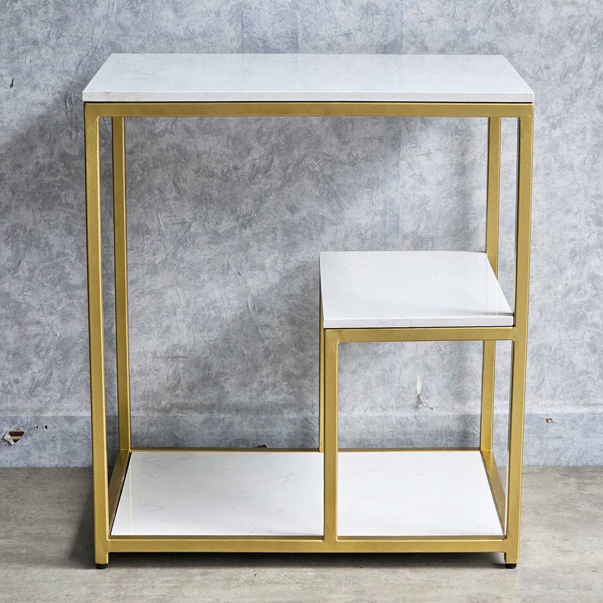 Masuta moderna cu blat tip marmura si cadru metalic  auriu – 3 nivele de depozitare 60 x 40 x 68 cm