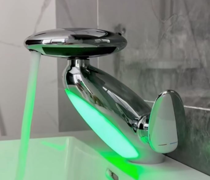 Baterie Chiuveta Baie Premium, 4 Tipuri de Jet, Cap Retractabil, Iluminare LED, Control Inteligent al Apei, Cartus Ceramic