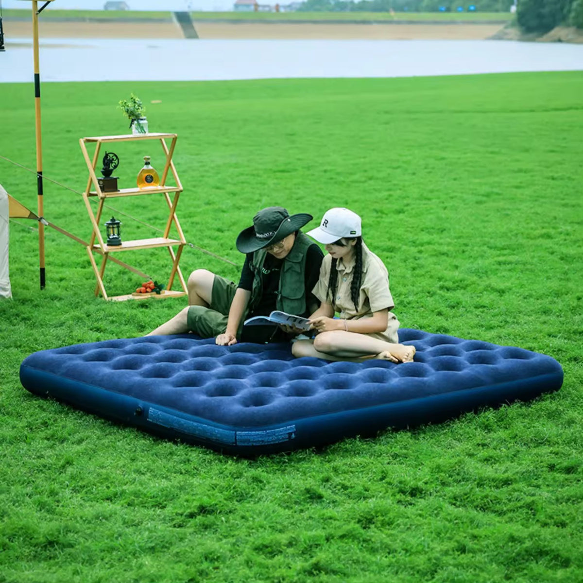 Saltea gonflabila pentru camping, plaja, 1-2 persoane, PVC si catifea