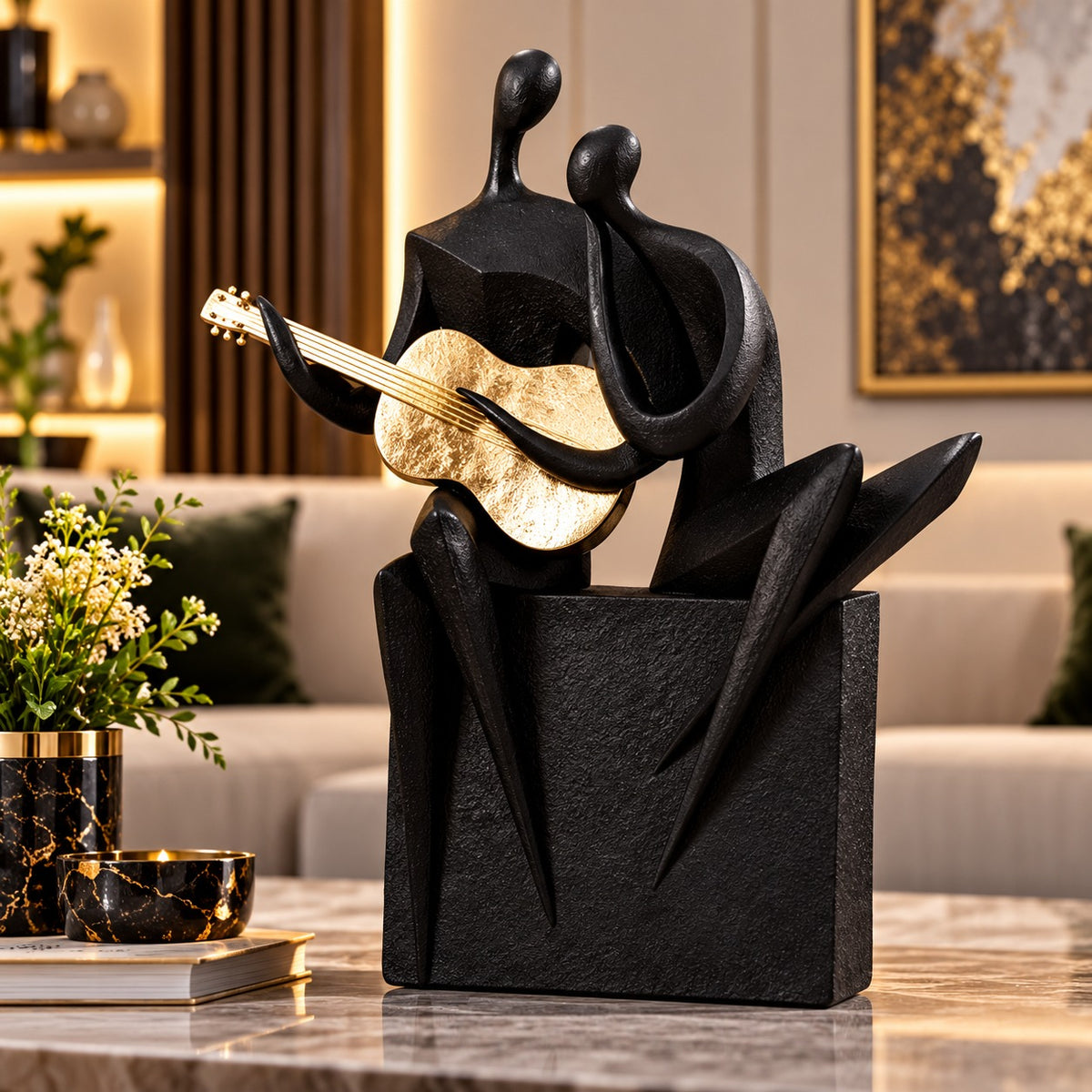 Statuetă Decorativă Premium „Cuplu cu Chitară”, Negru cu Auriu, din Rășină Finisată – 25 × 16 cm - imagine principala