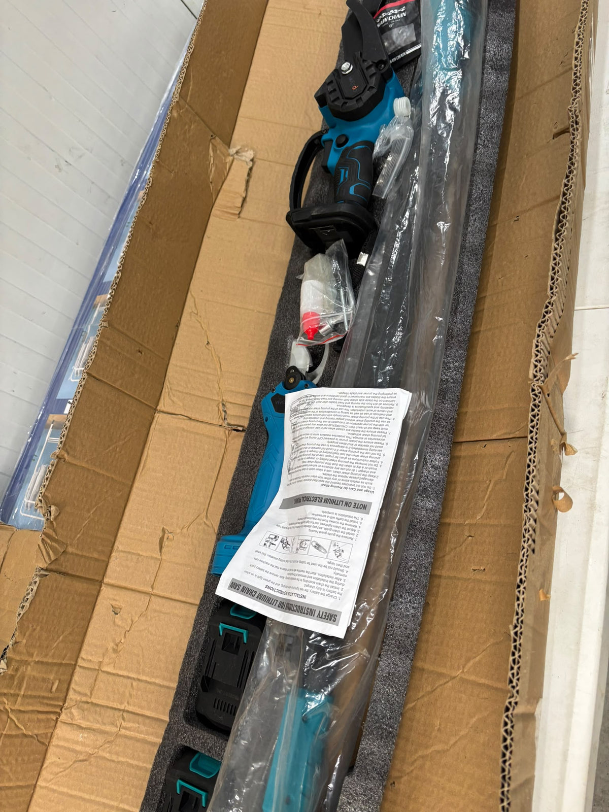 RESIGILAT — Set foarfeca gradina si mini drujba, 2 acumulatori 48V, cu brat 2.13m telescopic · Acceptabil #001