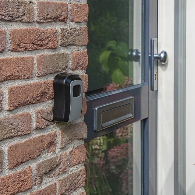 Mini seif pentru pastrat chei sau obiecte mici cu inchidere cu cifru