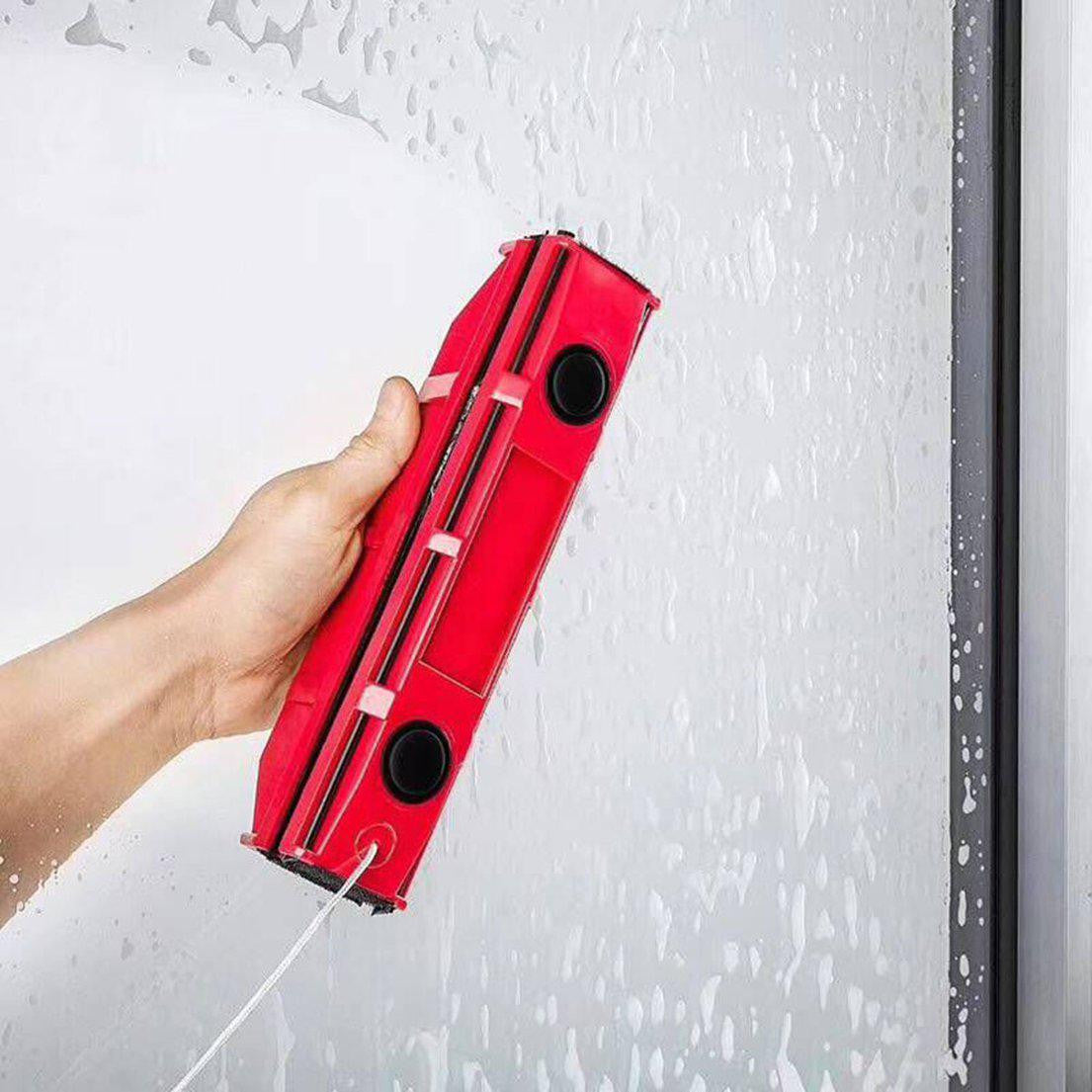Dispozitiv magnetic special pentru curatatea geamurilor