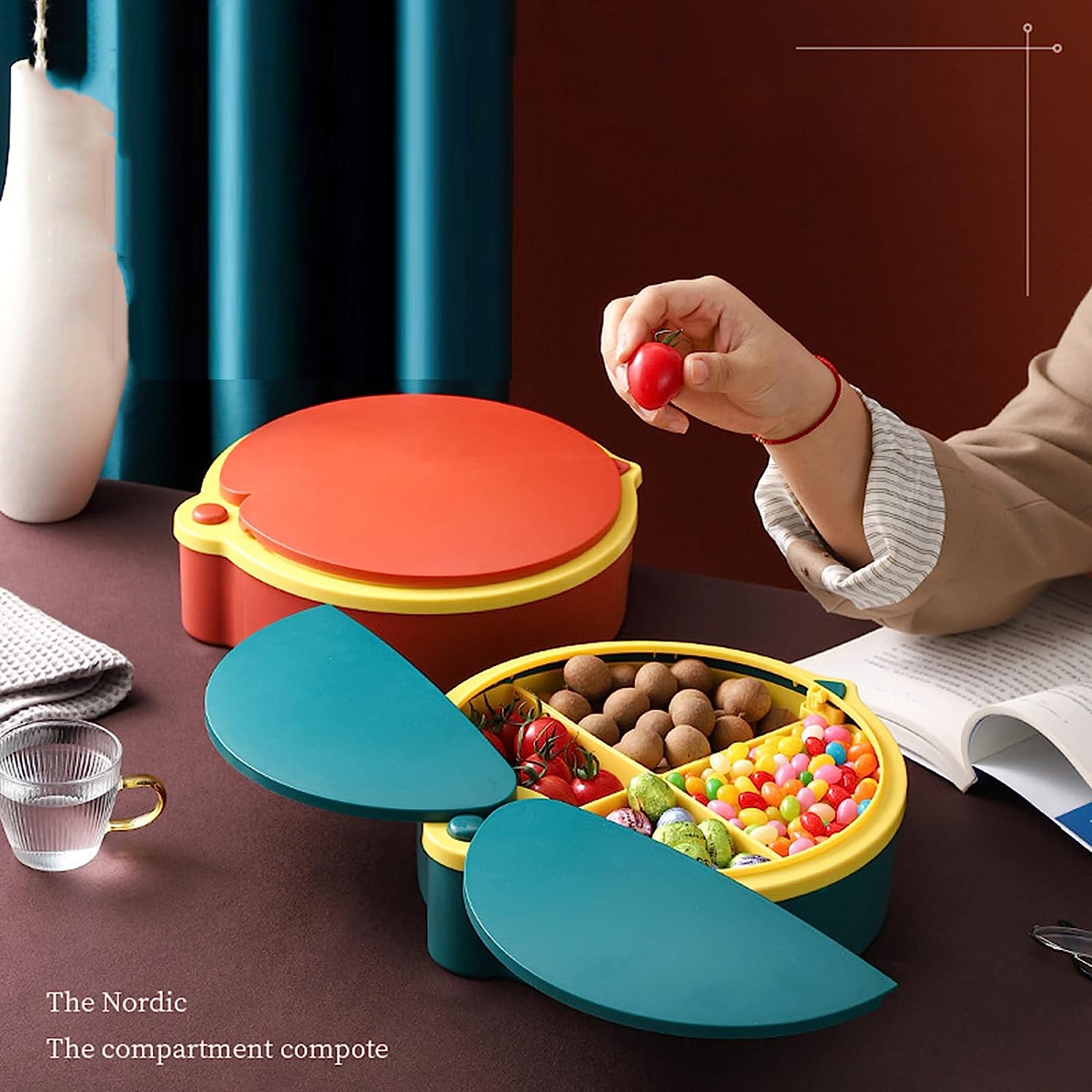 Cutie pentru bomboane/fructe cu 4 compartimente