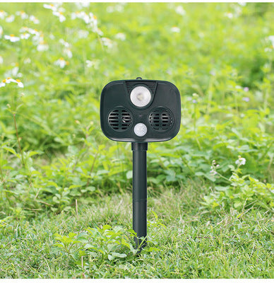 Aparat ultrasonic anti animale cu blitz, ultrasunete, alarma sonora, animale salbatice, caini jderi, vulpi, rozatoare, senzor de miscare