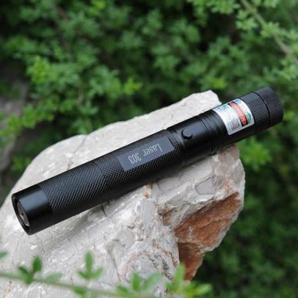 Laser puternic 3D verde cu 3 fascicule. Raza de lumina 10 km - Tenq.ro